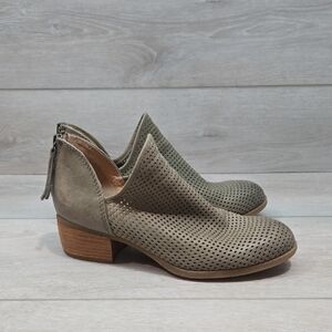 Sofft Women Canobie Ankle Cut Out Side Ankle Boots Shoes Sz 6M